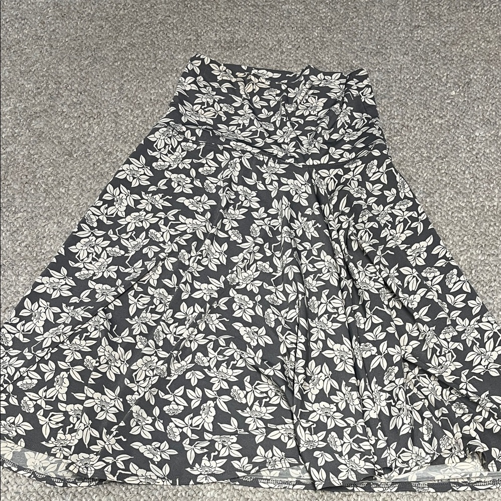 Max Studio Black and Cream Floral A-Line Skirt
